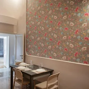 https://apt-buonarroti-boutique.it-tuscanyhotel.com